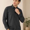 Men's formal-casual shirt with long sleeves, button front and classic collar, suitable for office wear and casual occasions.