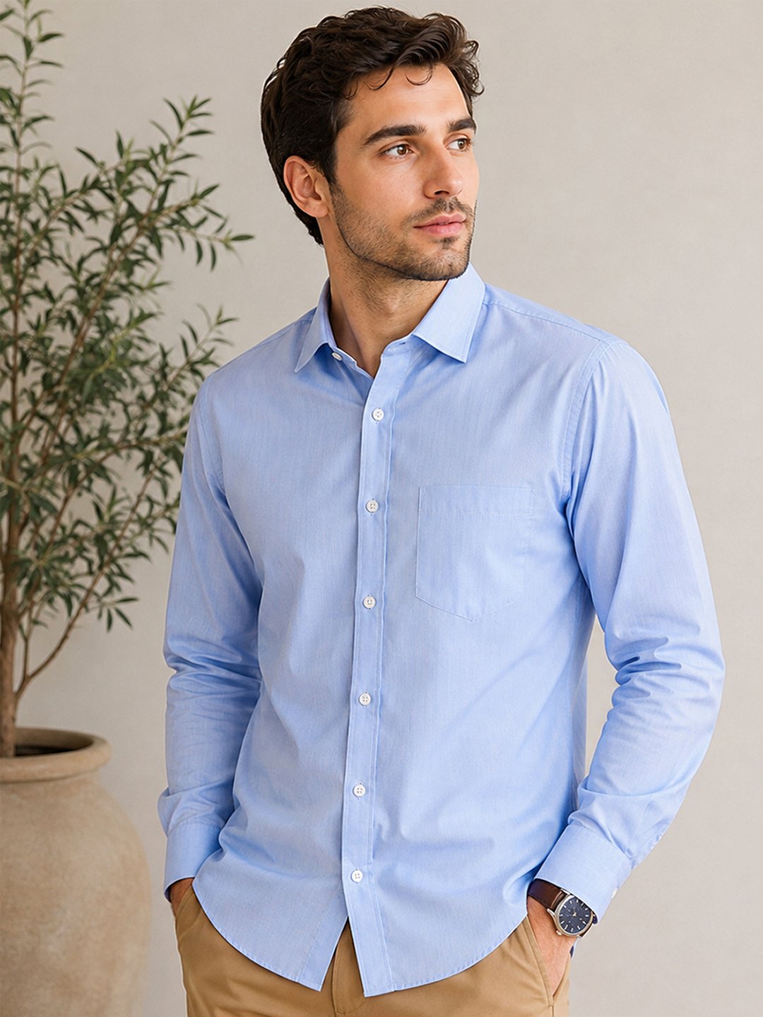 Men's formal-casual shirt with long sleeves, button front and classic collar, suitable for office wear and casual occasions.
