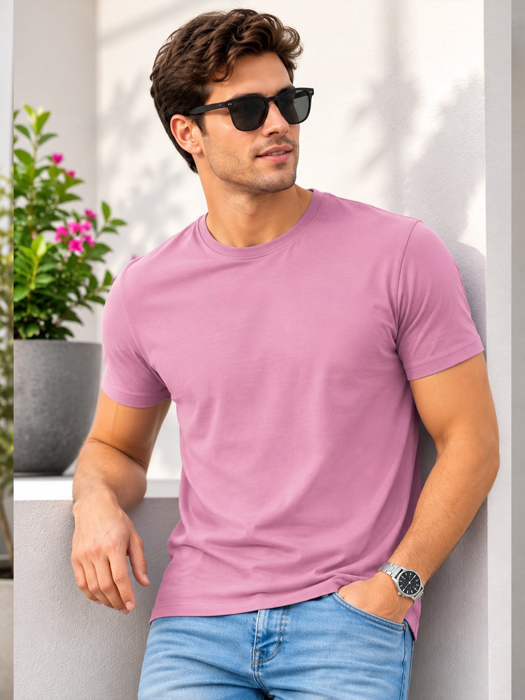 Men's basic crew neck t-shirt with short sleeves, regular fit and comfortable styling for everyday casual occasions.