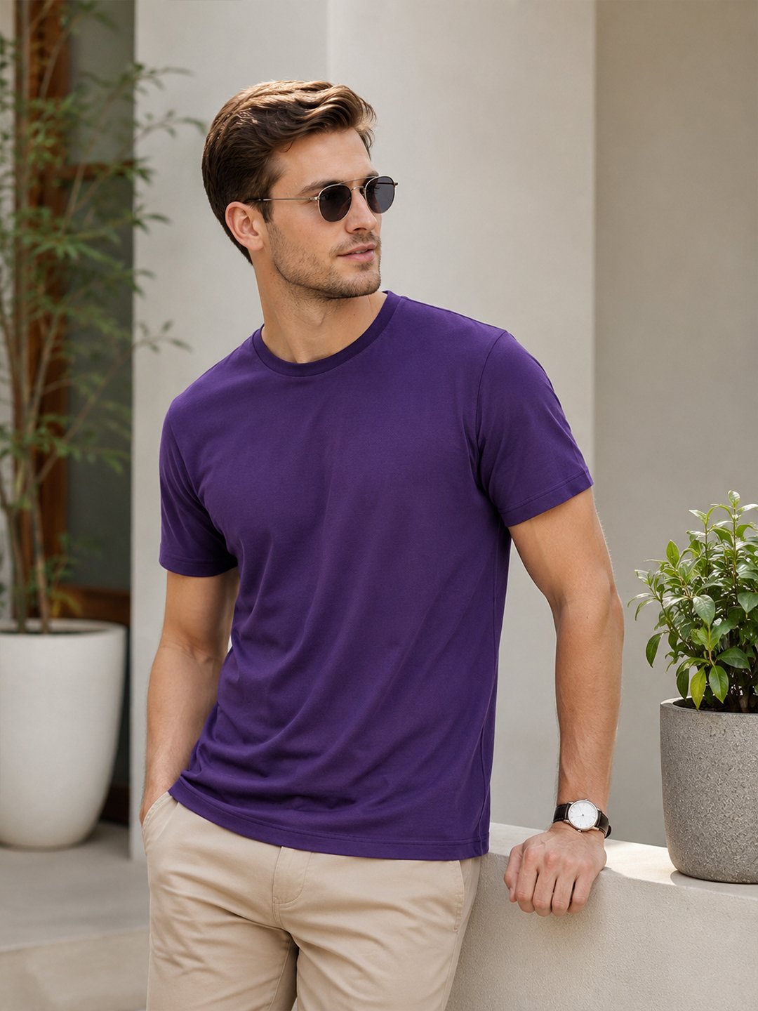 Men's basic crew neck t-shirt with short sleeves, regular fit and comfortable styling for everyday casual occasions.