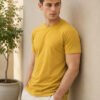Men's round neck casual t-shirt with short sleeves, regular fit and clean design, perfect for everyday wardrobe styling.