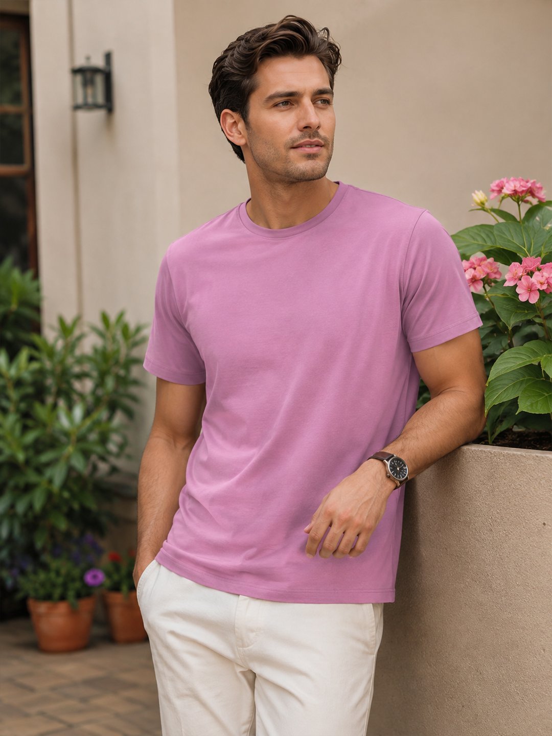Regular fit casual t-shirt with short sleeves and simple neckline, perfect for creating relaxed everyday fashion outfits.